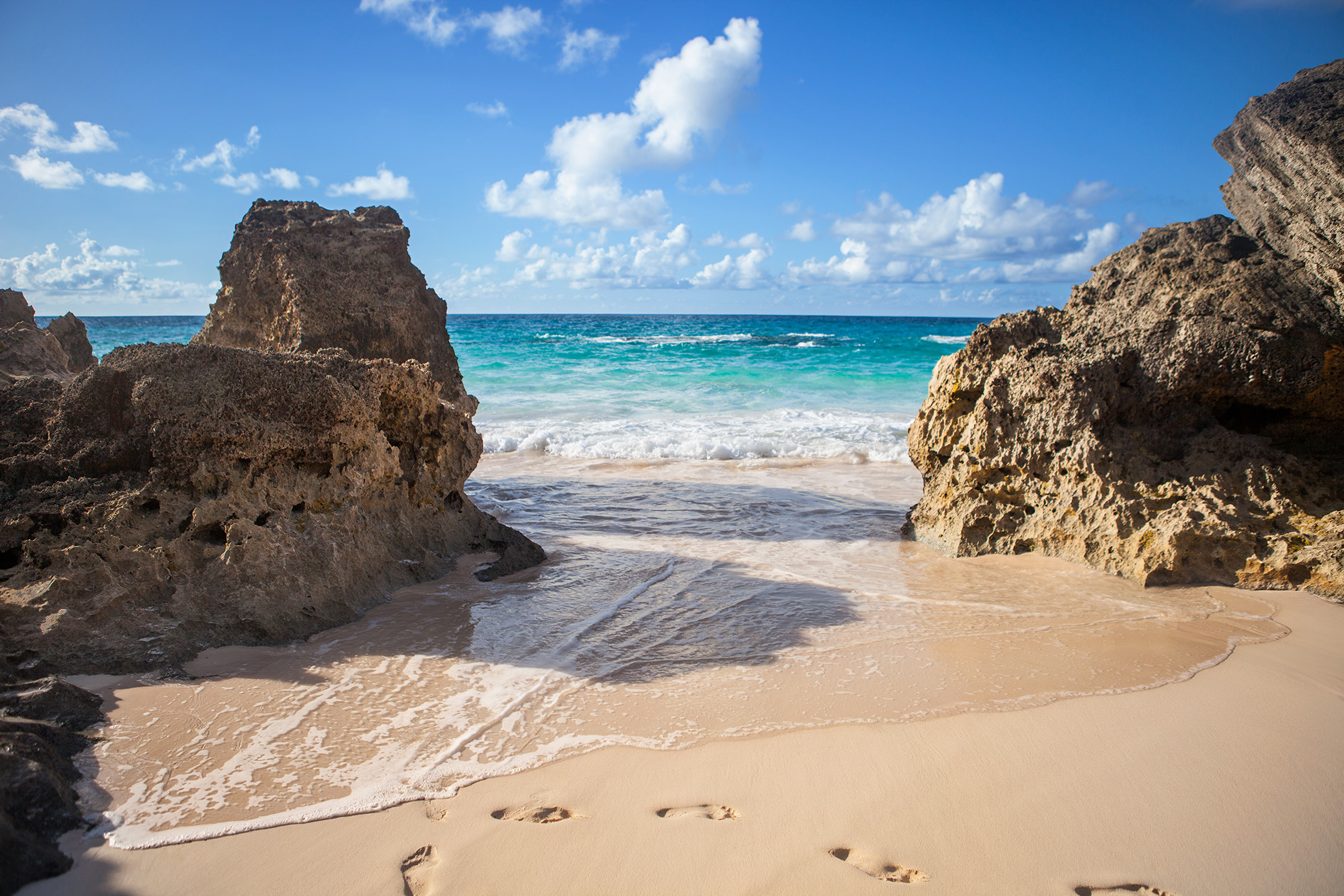 Beautiful sandy cove in Bermuda